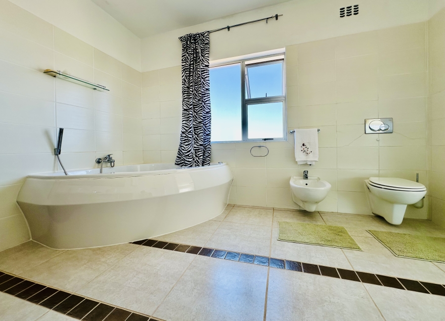 5 Bedroom Property for Sale in Vermont Western Cape